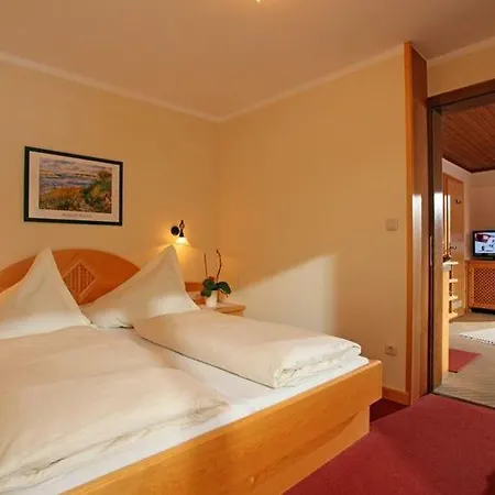 Haus Waldegg Apartman *