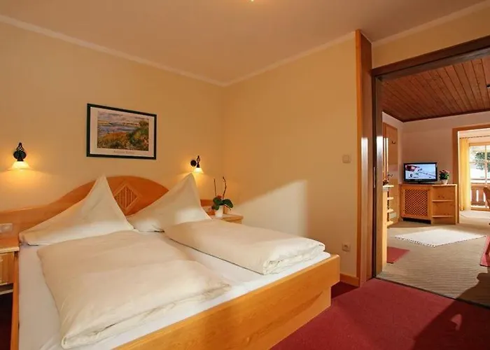 Haus Waldegg Apartman *